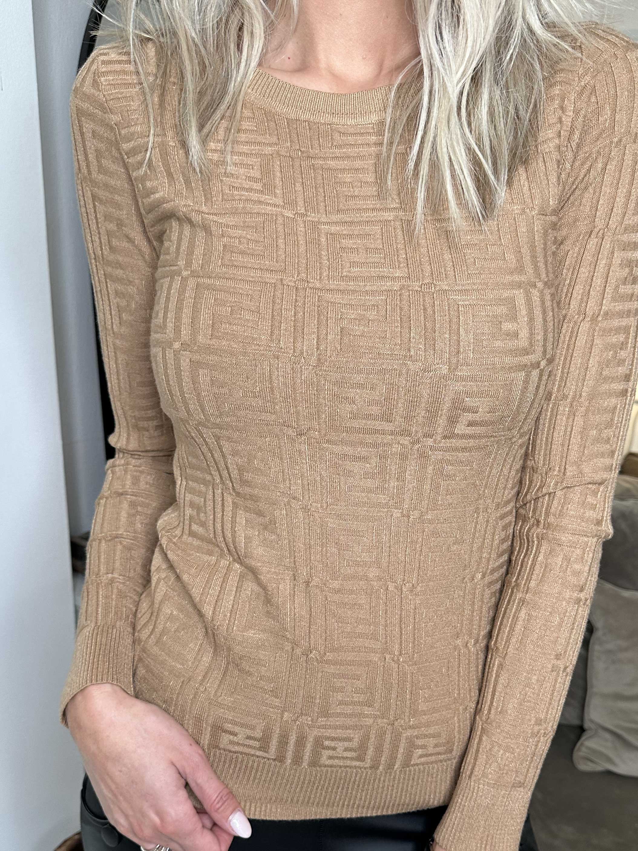 Serafina - Tætsiddende strikbluse med stræk